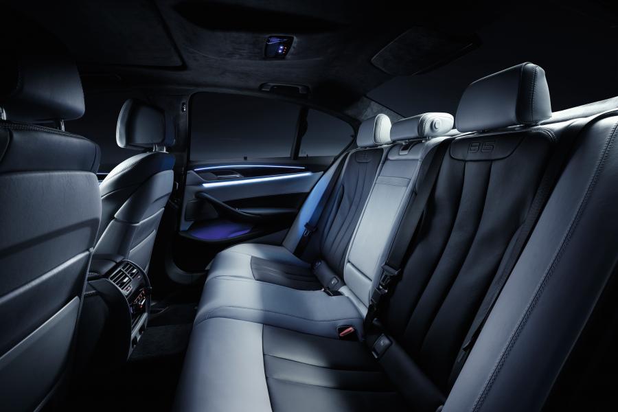 Интерьер Alpina B5 Bi-Turbo Limousine (G30) 2017 года  (WW) (фото 5 из 22)